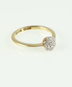 18ct gold Diamond Daisy Ring