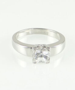 18ct White Gold Diamond Solitaire Ring