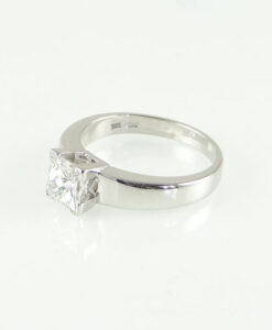 18ct White Gold Diamond Solitaire Ring