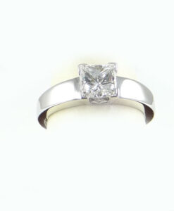 18ct White Gold Diamond Solitaire Ring