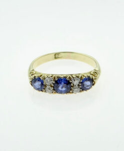 Antique 18ct gold sapphire and diamond ring