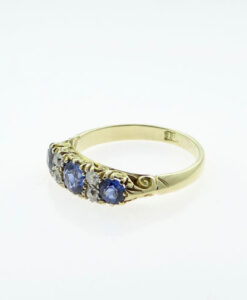 18ct gold sapphire and diamond ring