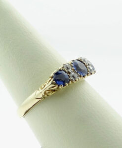 Antique 18ct gold sapphire and diamond ring
