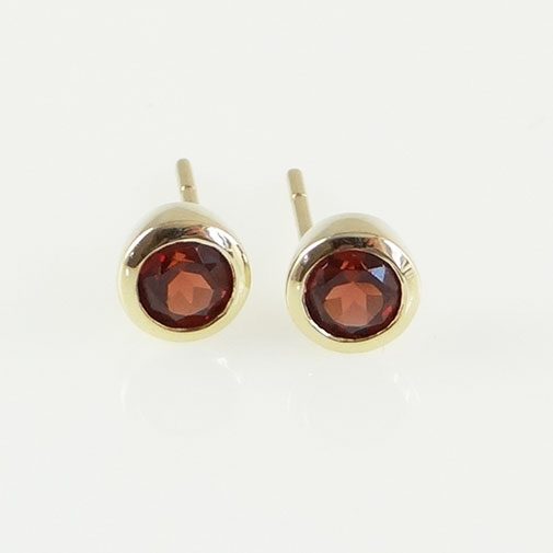 9ct Gold Round 68ct Garnet Stud Earrings The Jewellery Warehouse Gold Garnet Stud Earrings