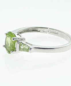 9ct White Gold Peridot Ring