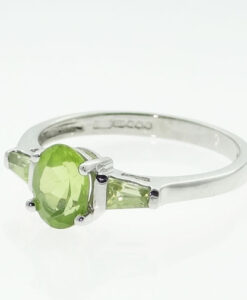 9ct White Gold Peridot Ring