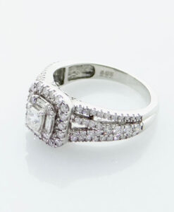 18ct White Gold Diamond Cluster Ring 1.00ct