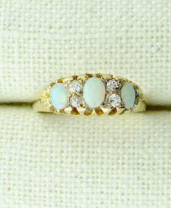Antique 18ct Gold Diamond & Opal Ring