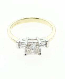 18 CARAT GOLD THREE STONE 1.28CT DIAMOND RING
