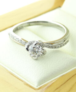 Maple Leaf Diamonds 18ct White Gold Diamond Solitaire Ring