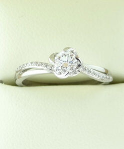 Maple Leaf Diamonds 18ct White Gold Diamond Solitaire Ring .41ct