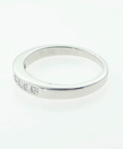 18ct White Gold Princess Cut Diamond Seven Stone Ring