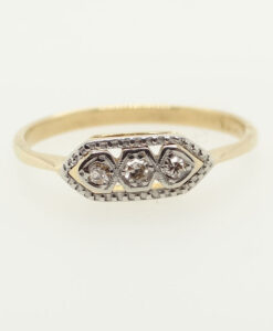 Vintage 18 carat Gold Three Stone Diamond Ring