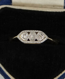Vintage 18 carat Gold Three Stone Diamond Ring