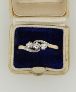 Vintage 18ct Gold Three Stone Diamond Ring c1940