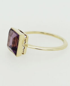 Antique 15ct gold amethyst ring