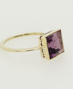 Antique 15ct gold amethyst ring