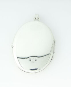 Vintage 1973 Sterling Silver Oval Locket