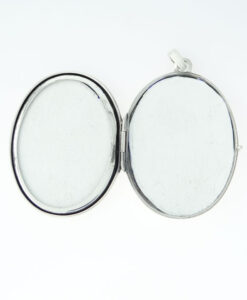 Vintage 1973 Sterling Silver Oval Locket