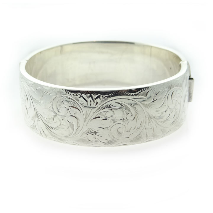 Vintage silver bracelet on black background - Stock Photo [73625347] - PIXTA