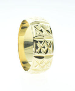 9ct Gold Fancy Star Band Ring Large Size