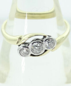 Antique 18ct Gold Three Stone Diamond Cross-Over Ring