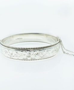 Vintage Sterling Silver Daisy Bangle dated 1975