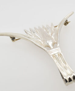 Metropolitian Museum of Modern Art 1976 King Tutankhamun Lotus Leaf Pendant/Pin