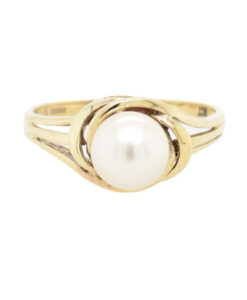 Vintage Gold Pearl Ring