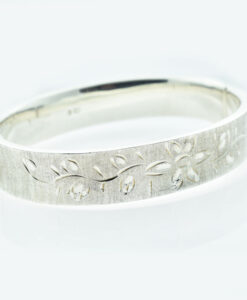 Vintage Sterling Silver Daisy Bangle