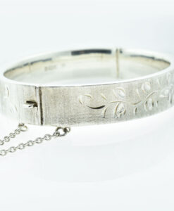 Vintage Sterling Silver Diamond Cut Daisy Bangle