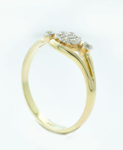 Diamond Daisy Cluster Ring in 18ct Gold