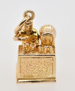 Vintage 9ct Gold Bar Tender Charm