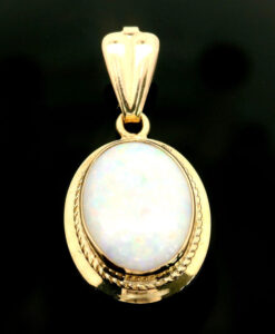 9ct Yellow Gold Opal Pendant