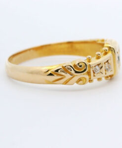 Antique 18ct Gold Diamond Five Stone Ring