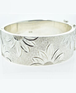 Vintage Sterling Silver Daisy Bangle dated 1964