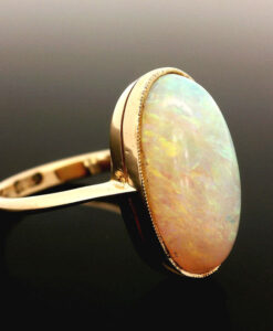 Vintage 18ct Gold Oval Opal Ring