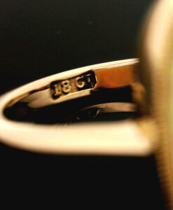 Vintage 18ct Gold Oval Opal Ring