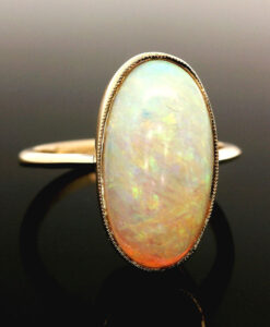Vintage 18ct Gold Oval Opal Ring