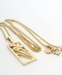 CLOGAU 9ct Gold Daffodil Pendant