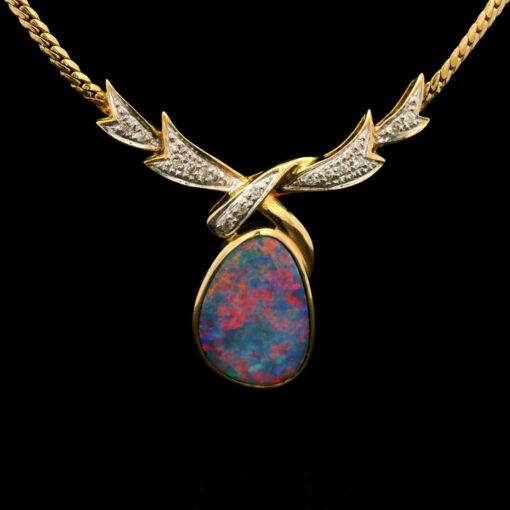 18ct Yellow Gold Diamond and Opal Necklace