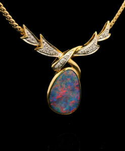 18ct Yellow Gold Diamond and Opal Necklace