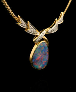 18ct Yellow Gold Diamond and Opal Necklace
