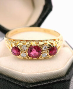 Vintage 18ct Gold Diamond and Ruby Ring