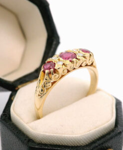 Vintage 18ct Gold Diamond and Ruby Ring