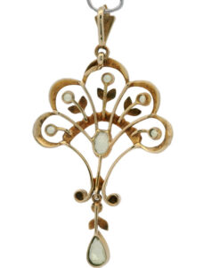 Antique 15ct Gold Peridot and Pearl Pendant