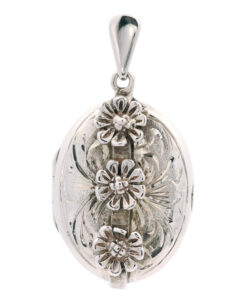 Vintage Sterling Silver Oval Daisy Locket