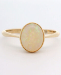 Vintage 18ct Gold Oval Opal Ring c1960