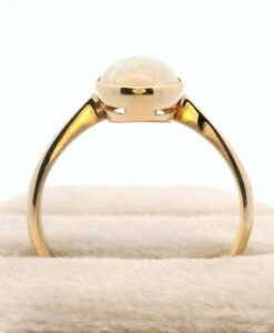 Vintage 18ct Gold Oval Opal Ring c1960