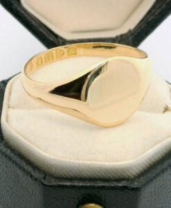 18ct Gold Oval Signet Ring Chester 1913